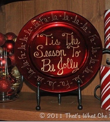 Hand_Drawn_Christmas_Charger_Decor_at_thatswhatchesaid.net_