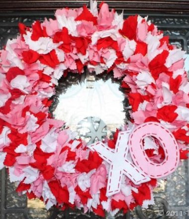 Easy Valentine's Day Wreath Using Scraps of Fabric.