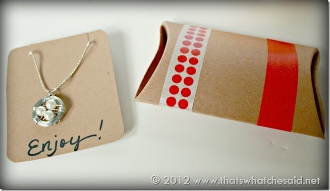 Necklace packaging