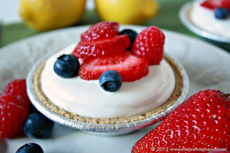 Frozen-Lemonade-Mini-Pie