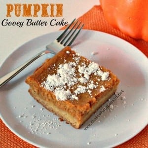 Pumpkin-Gooey-Butter-Cake-with-Powdered-Sugar