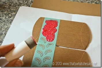 DIY Gift Wrap at www.thatswhatchesaid.com DIY Gift Wrap at www.thatswhatchesaid.com