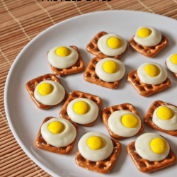 Eggs-and-toast-pretzel-bites