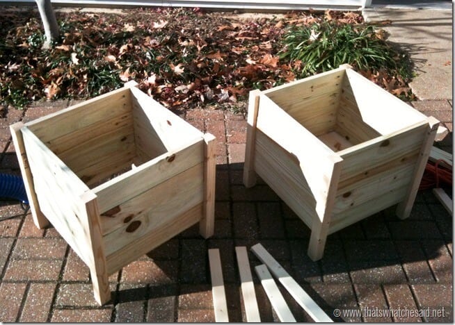 Make your Own Flower Boxes wtih thatswhatchesaid.net