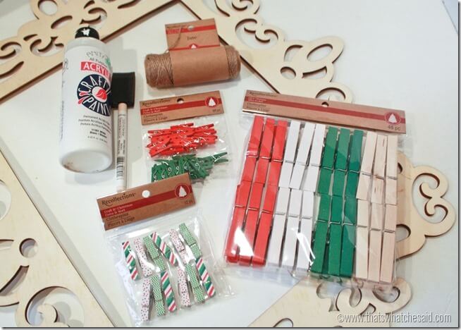 Ideas on how to hang your holiday cards at thatswhatchesaid.com Ideas on how to hang your holiday cards at thatswhatchesaid.com