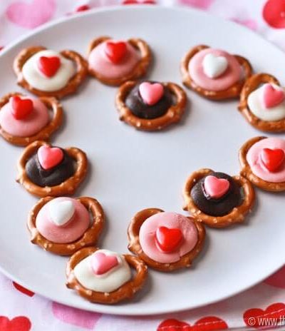 Valentine Pretzel Bites