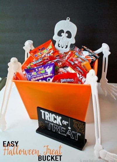 Easy Halloween Treat Bucket at thatswhatchesaid.com