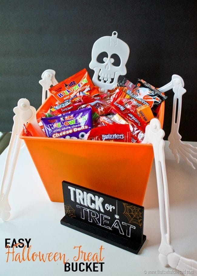 Easy Halloween Treat Bucket at thatswhatchesaid.com