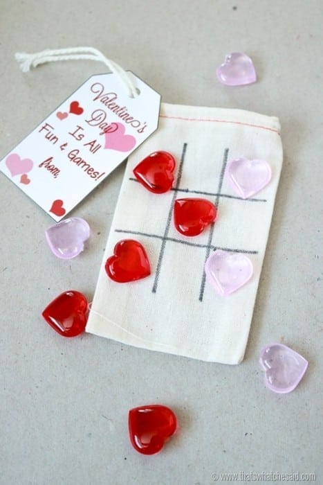 Heart Tic-Tac-Toe Valentine with free printable tag from www.thatswhatchesaid.com