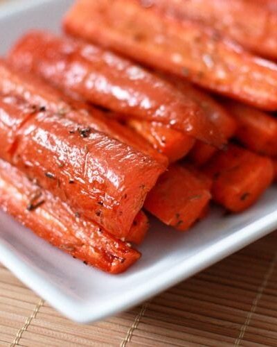 Easy Roasted Carrots with Thyme
