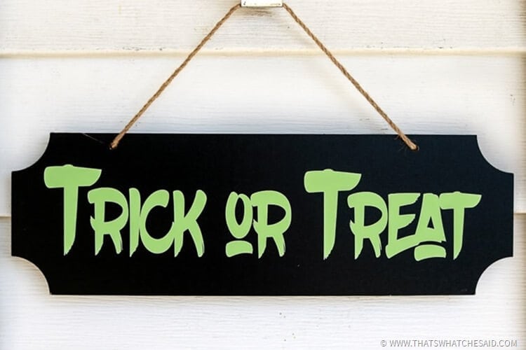 Glow-In-The-Dark Trick-or-Treat Sign-4