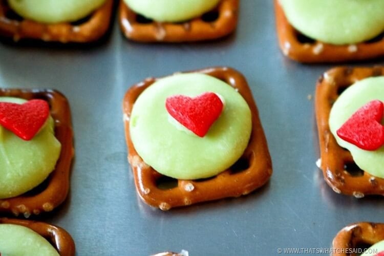 Dr Seuss Grinch Heart Pretzel Bites