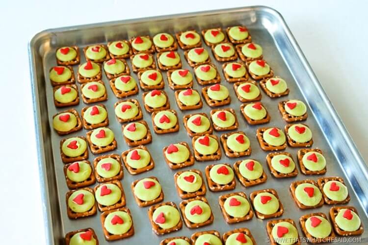 Grinch Pretzel Bites