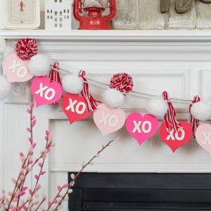 Heart banner with xo on each heart