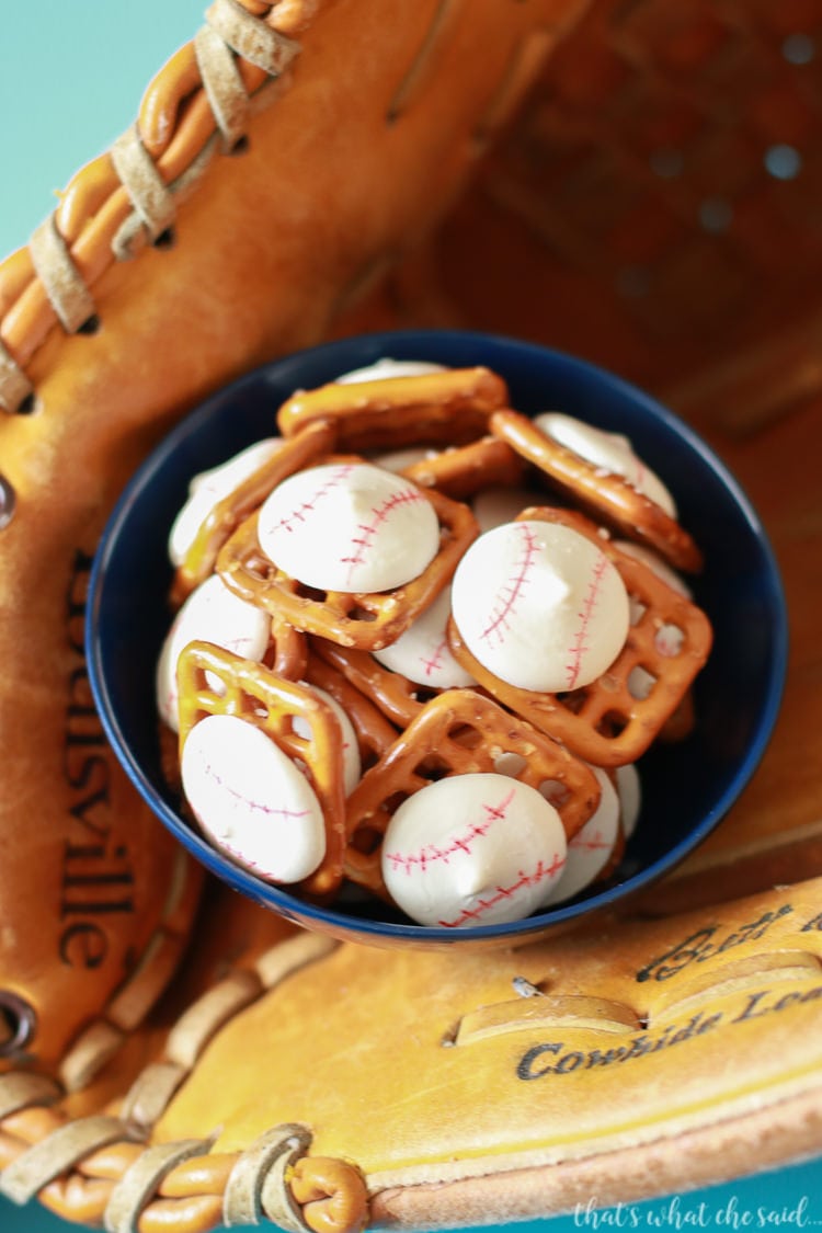 How to Make Pretzel Bites as baseballs