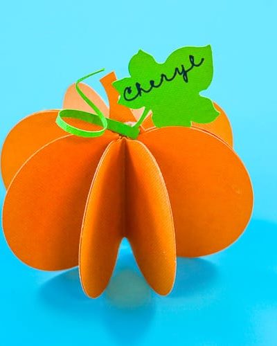 Easy to make Pumpkin Place cards perfect for Halloween or Thanksgiving