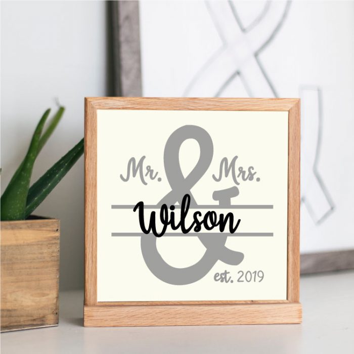 Wooden Sign with Mr&Mrs SVG in vinyl