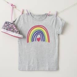 Tshirt with rainbow and heart