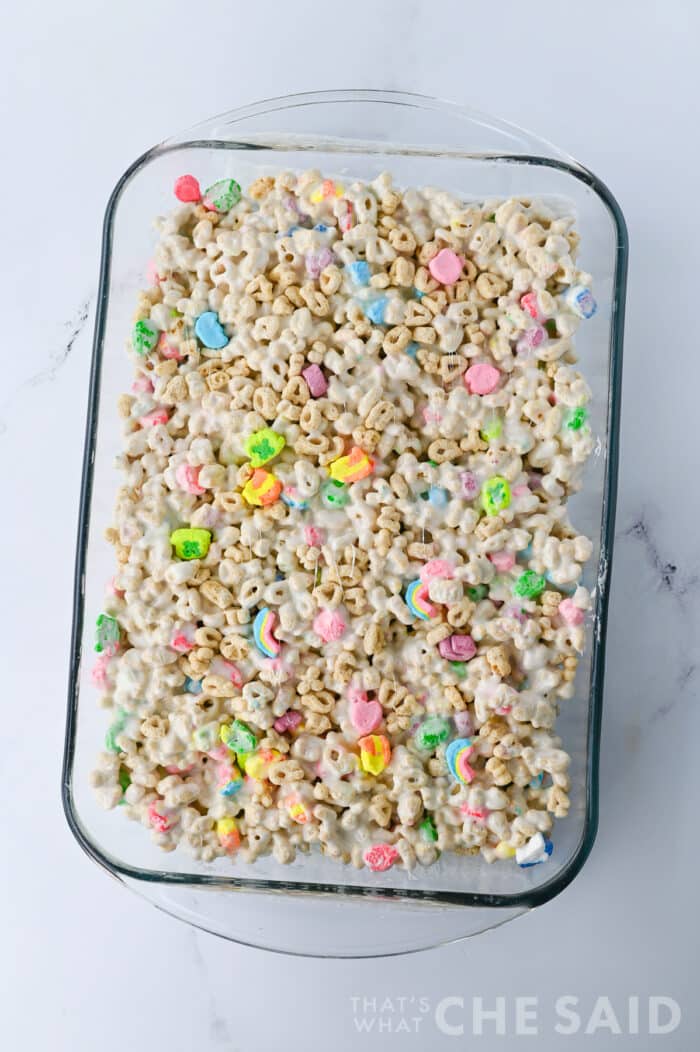 bakin dish with marshmallow and cereal mixture spread evenly
