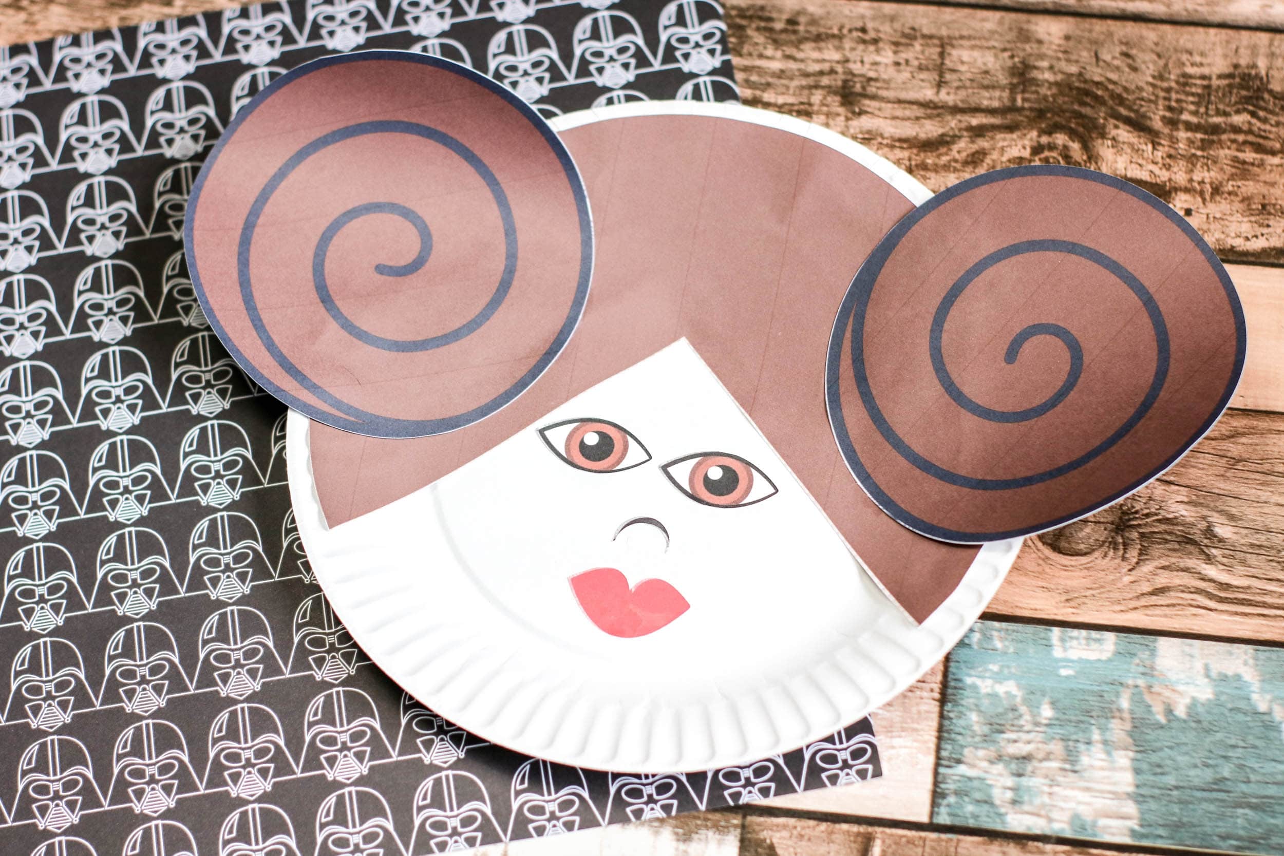 Paper plate craft to resemble princess leia