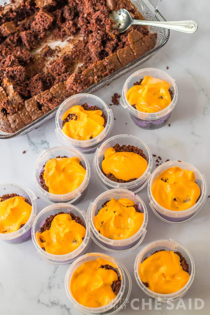 adding orange pudding