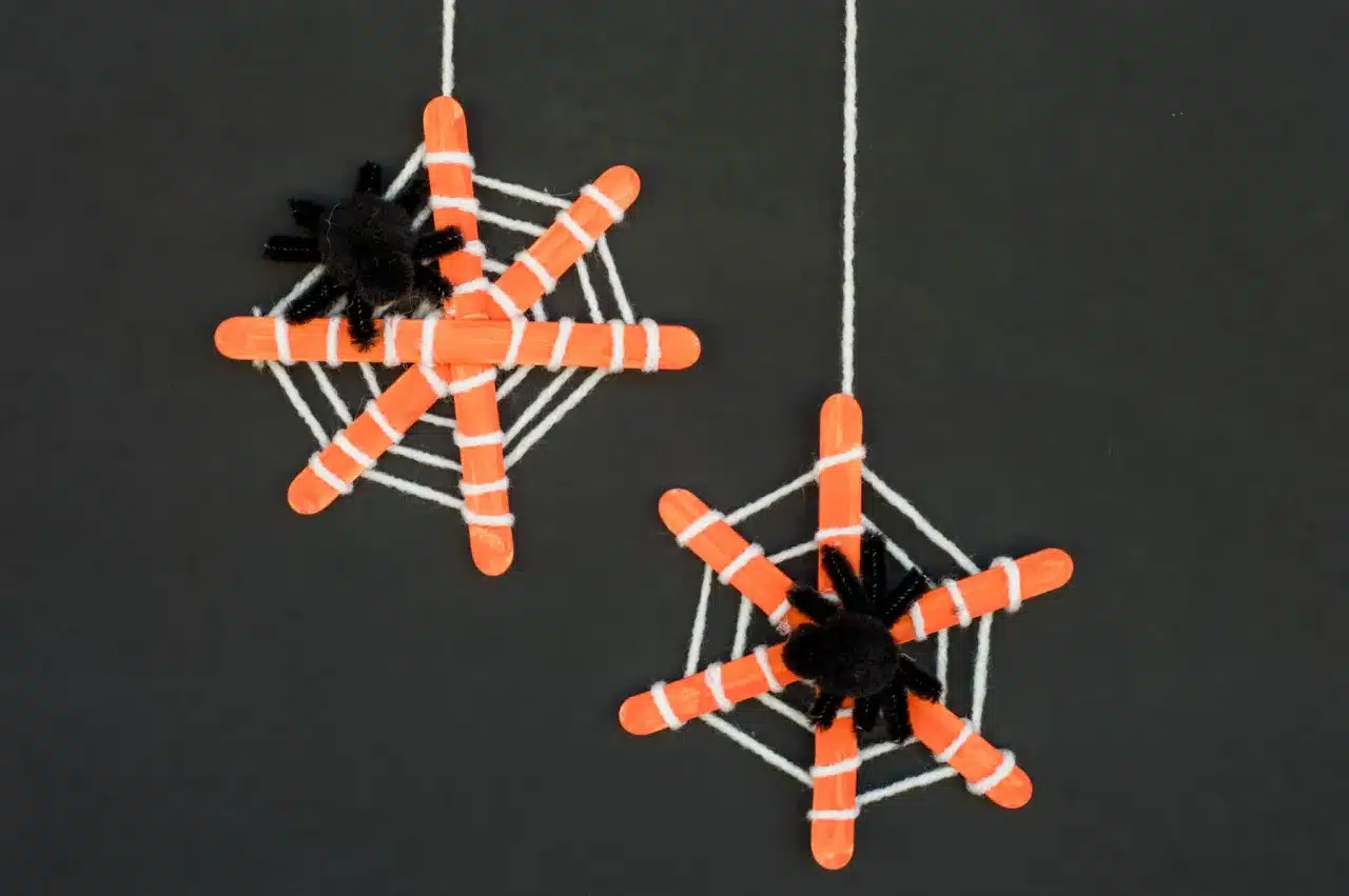 Popsicle stick spider craft